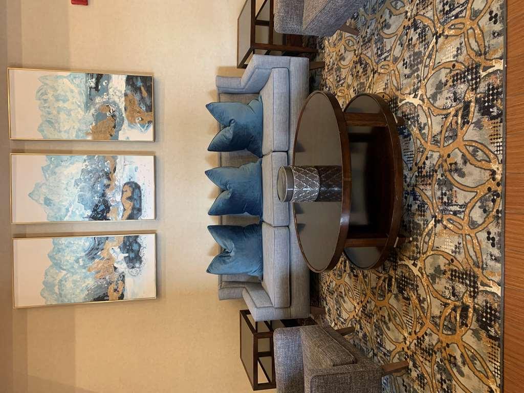 Hampton & Phoenix-goodyear Hotel 3*