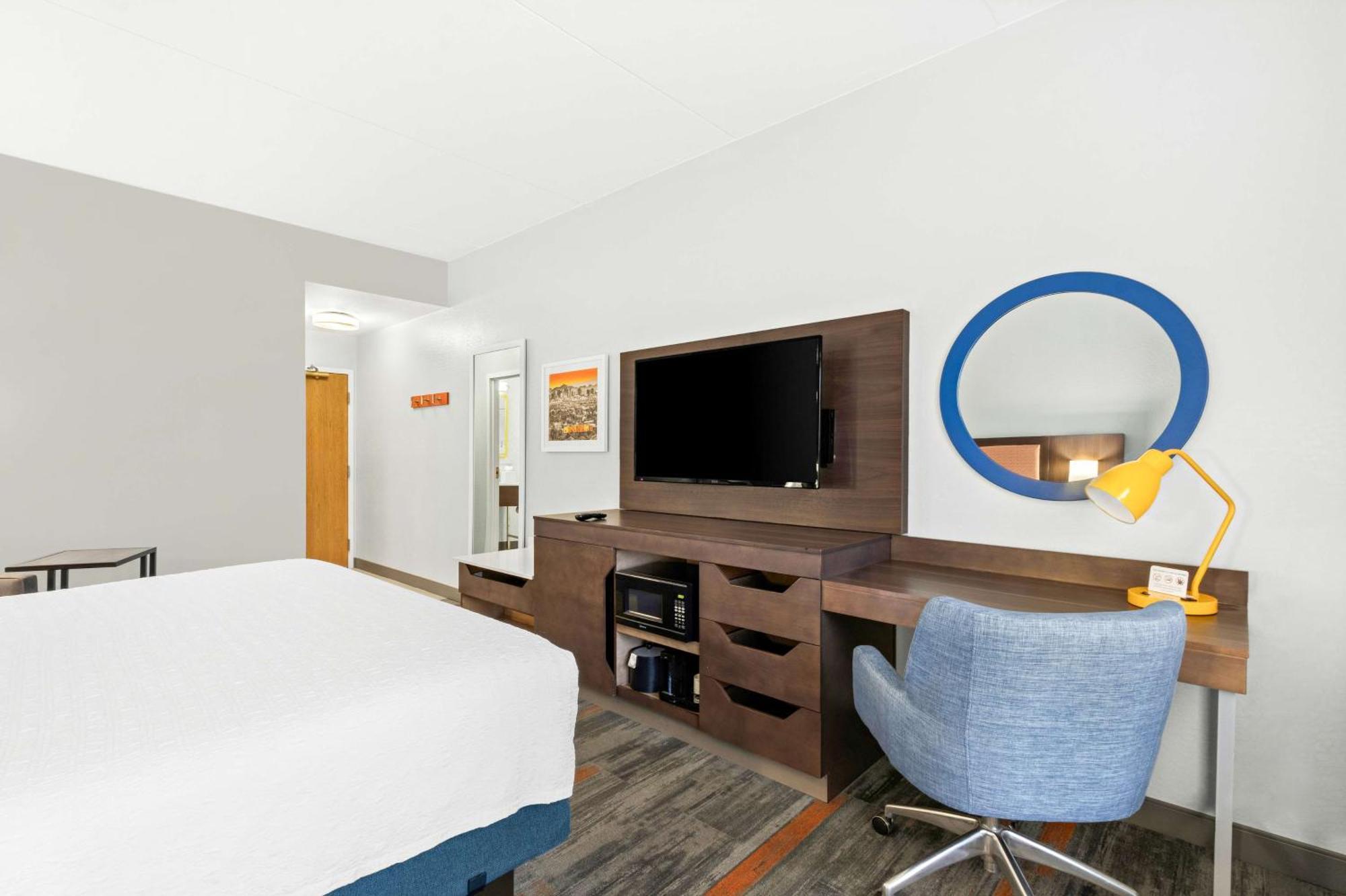 Hampton & Phoenix-goodyear 3*