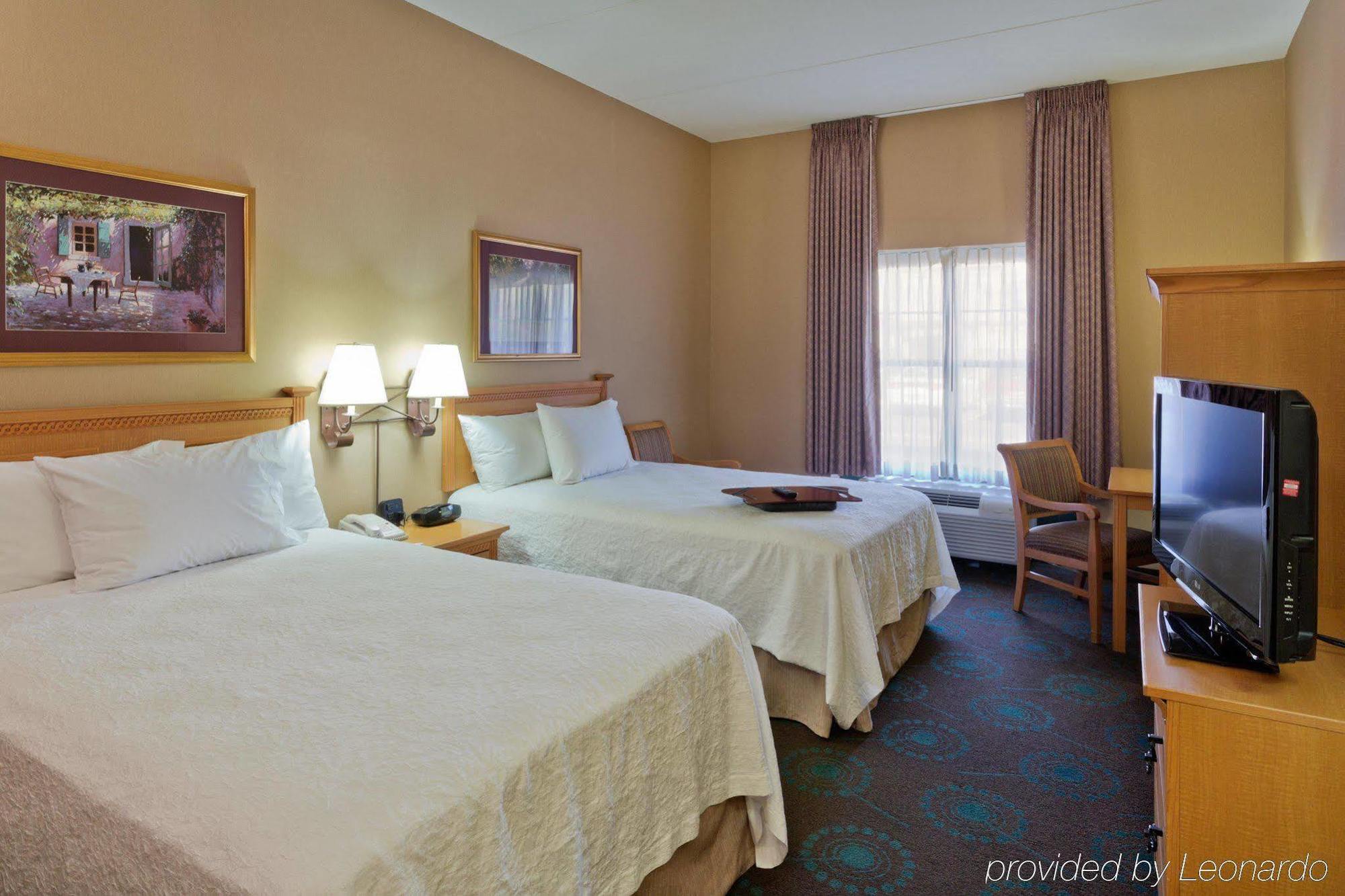 Hampton & Phoenix-goodyear Hotel 3*