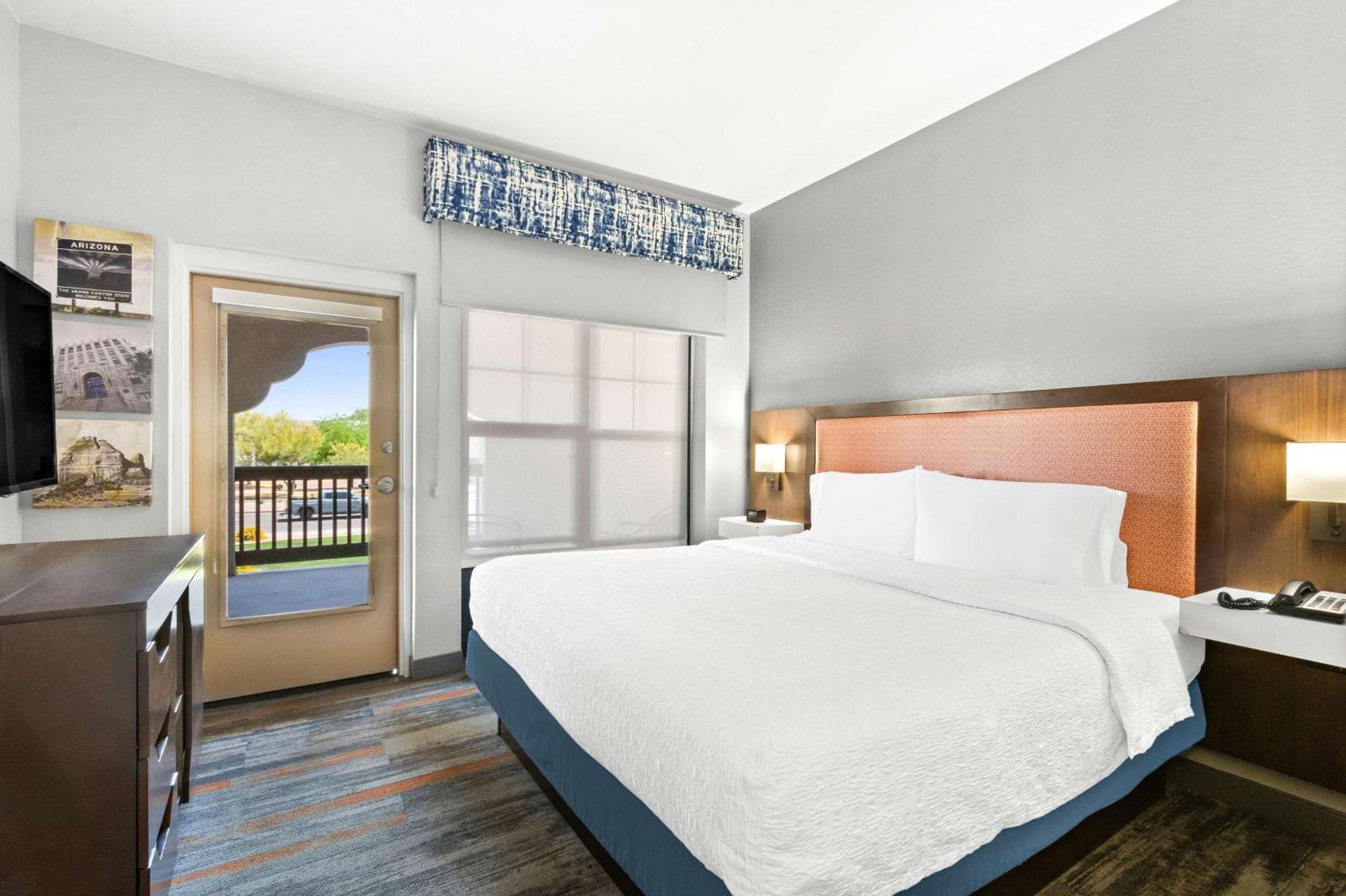Hampton & Phoenix-goodyear Hotel 3*