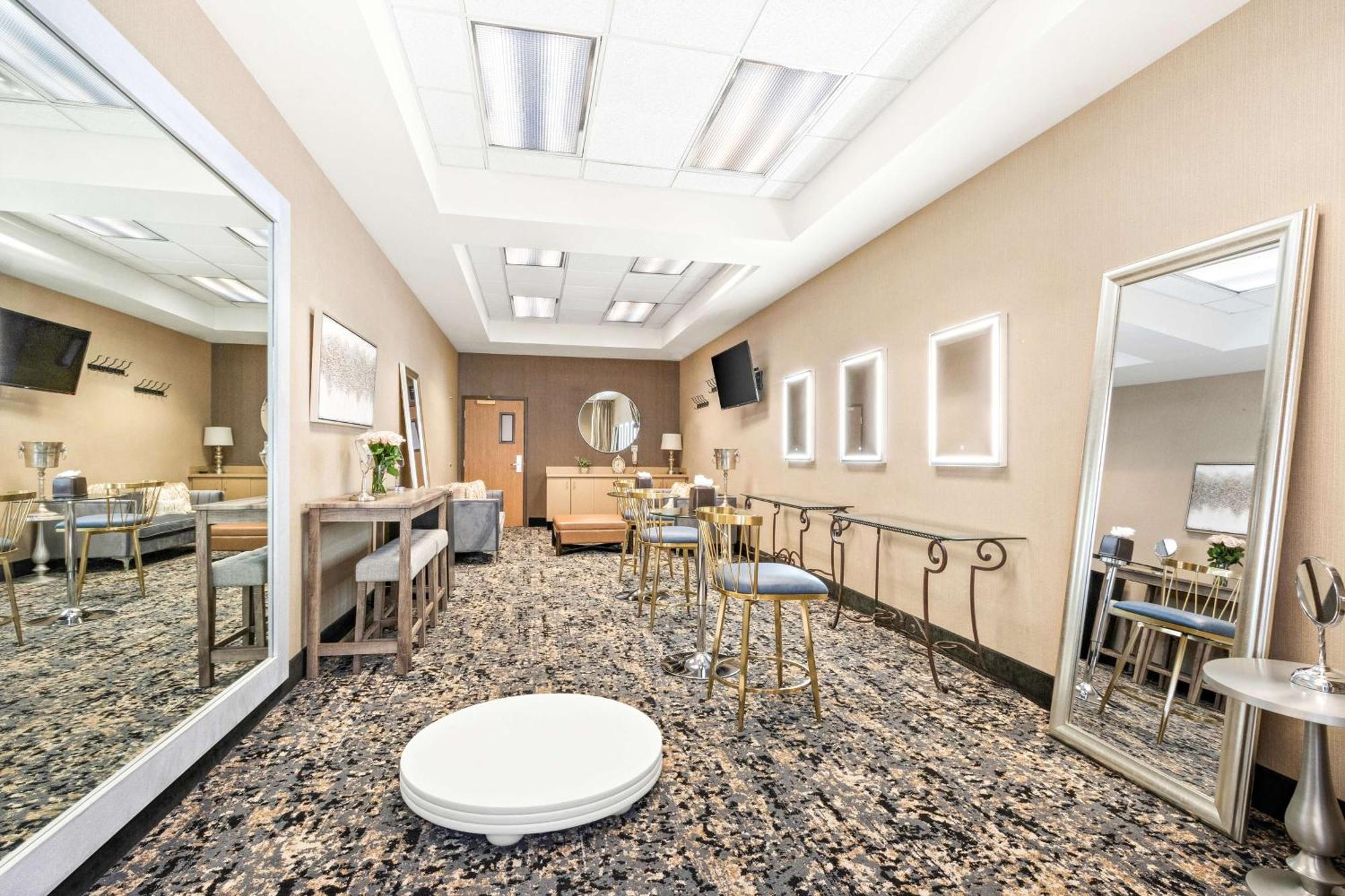 Hampton & Phoenix-goodyear 3* Goodyear